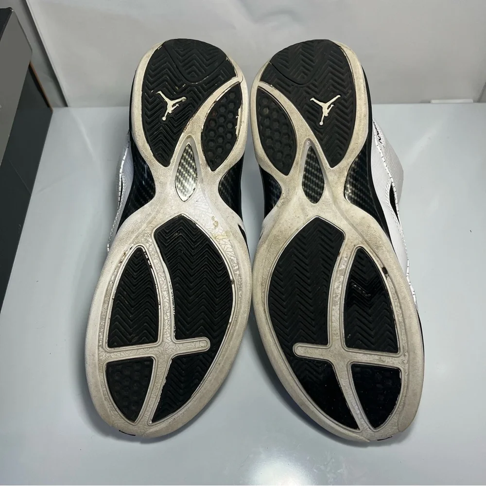 Jordan Dentro 2008 Vintage White Black Basketball Sneakers Men's Size 10.5